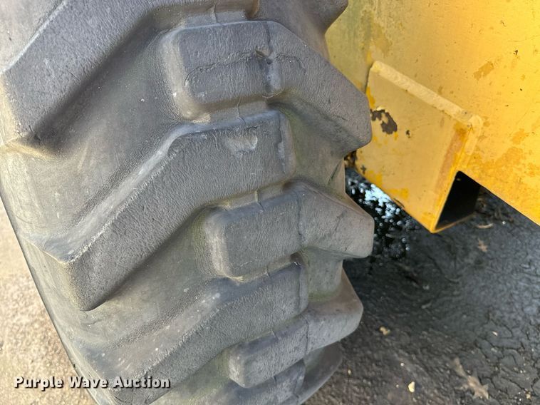 image for item EE7572 1979 Pettibone 36 crane