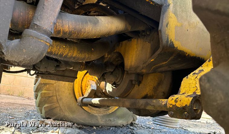 image for item EE7572 1979 Pettibone 36 crane