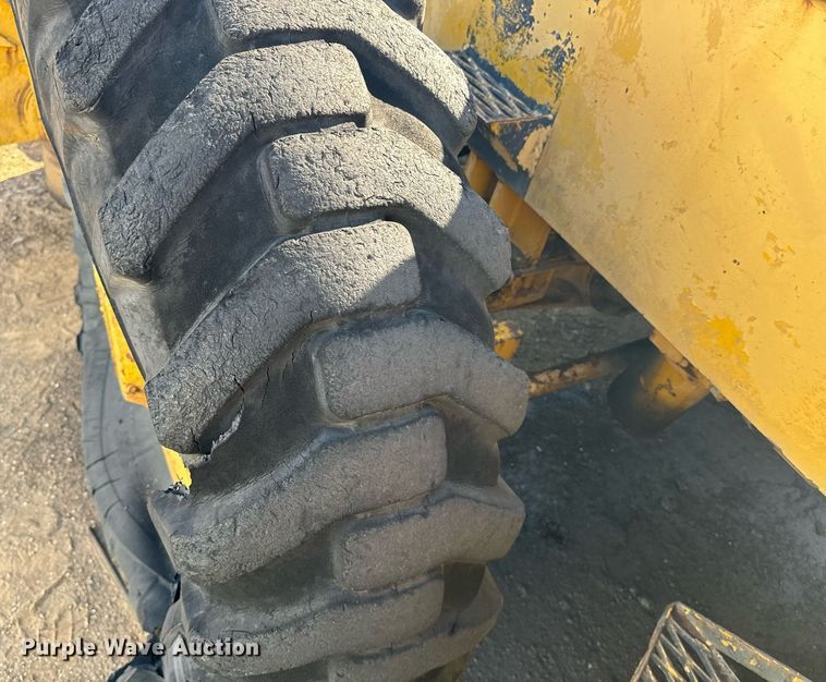 image for item EE7572 1979 Pettibone 36 crane