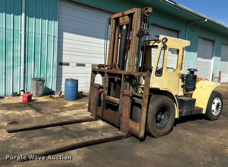 image for item EE7573 1981 Hyster H200E forklift