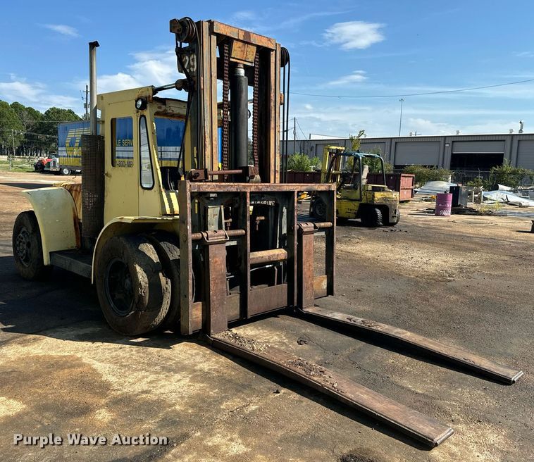 image for item EE7573 1981 Hyster H200E forklift
