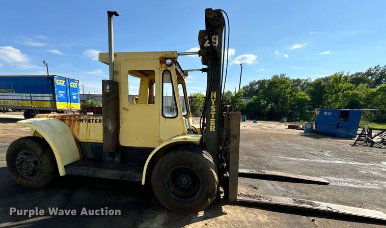 image for item EE7573 1981 Hyster H200E forklift