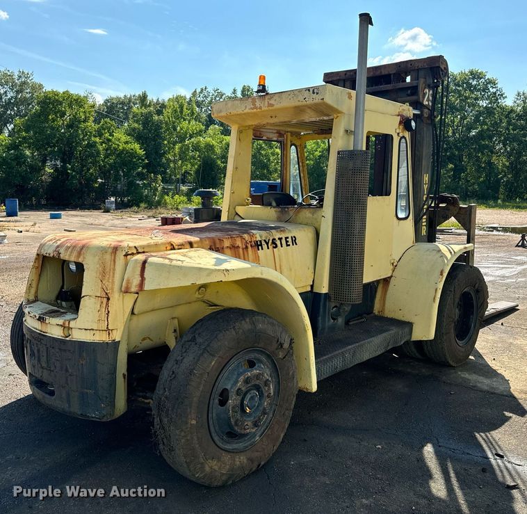image for item EE7573 1981 Hyster H200E forklift
