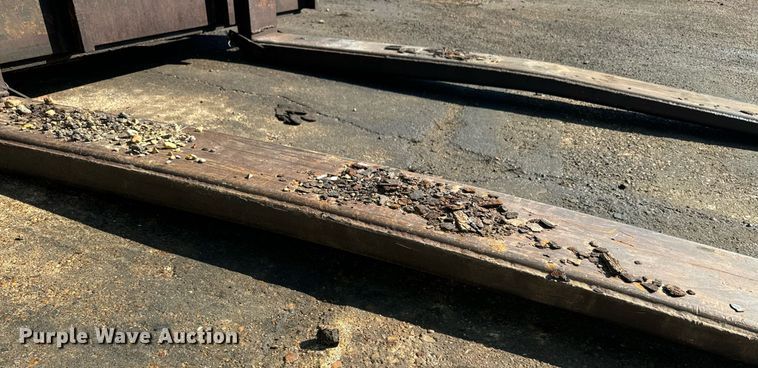 image for item EE7573 1981 Hyster H200E forklift