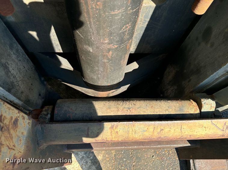 image for item EE7573 1981 Hyster H200E forklift