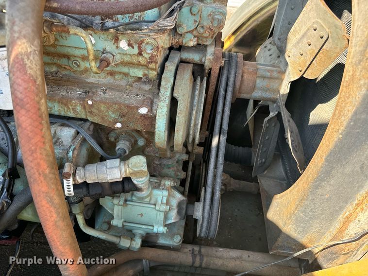 image for item EE7573 1981 Hyster H200E forklift