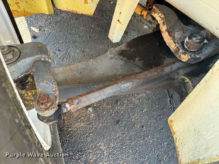 image for item EE7573 1981 Hyster H200E forklift