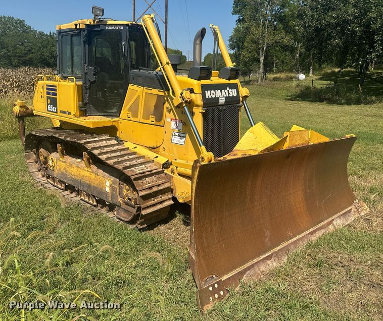 image for item EE7586 2017 Komatsu D65EX-18 dozer
