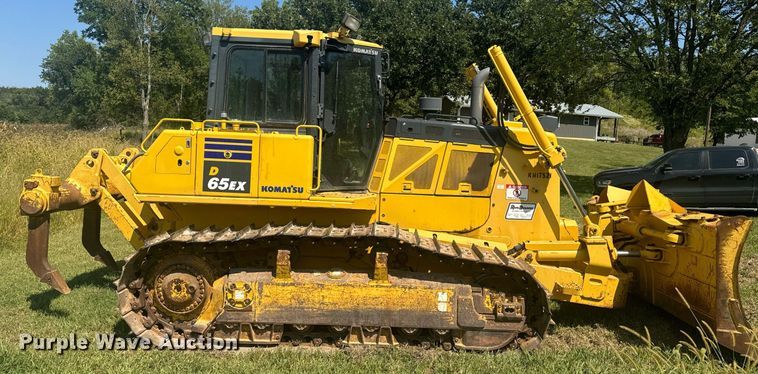 image for item EE7586 2017 Komatsu D65EX-18 dozer