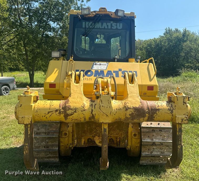 image for item EE7586 2017 Komatsu D65EX-18 dozer