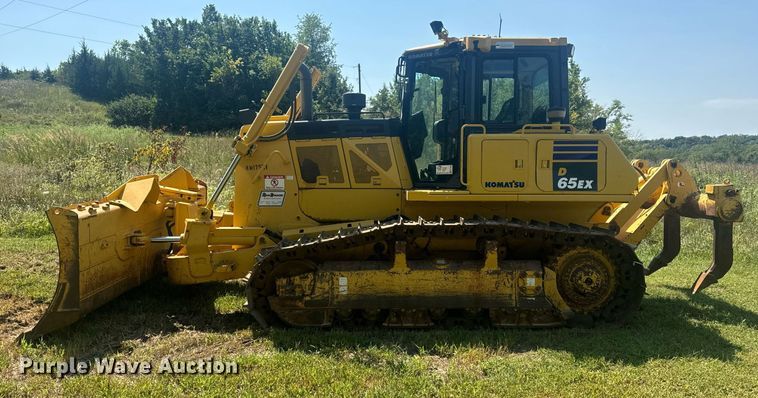 image for item EE7586 2017 Komatsu D65EX-18 dozer