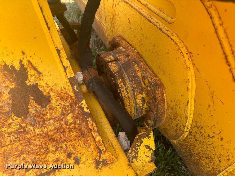 image for item EE7586 2017 Komatsu D65EX-18 dozer