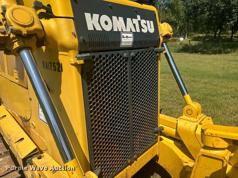 image for item EE7586 2017 Komatsu D65EX-18 dozer