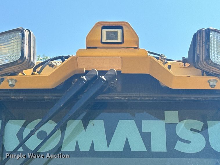 image for item EE7586 2017 Komatsu D65EX-18 dozer