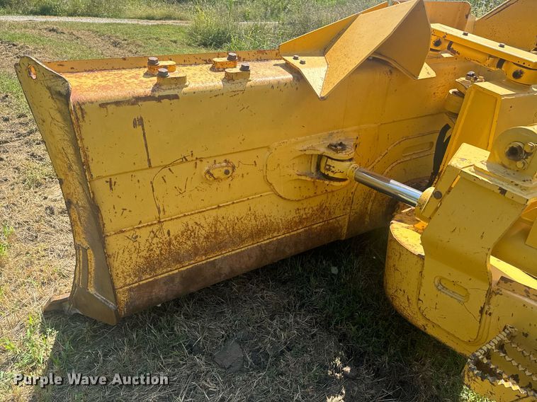 image for item EE7586 2017 Komatsu D65EX-18 dozer