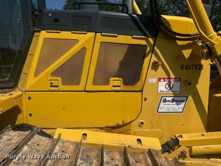 image for item EE7586 2017 Komatsu D65EX-18 dozer