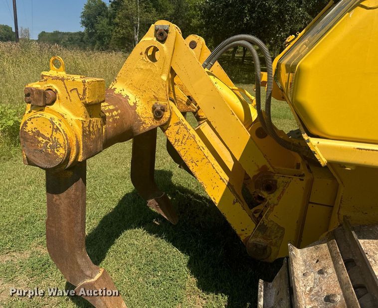 image for item EE7586 2017 Komatsu D65EX-18 dozer