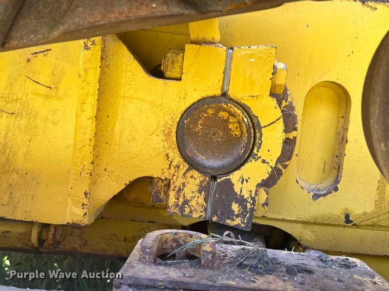 image for item EE7586 2017 Komatsu D65EX-18 dozer