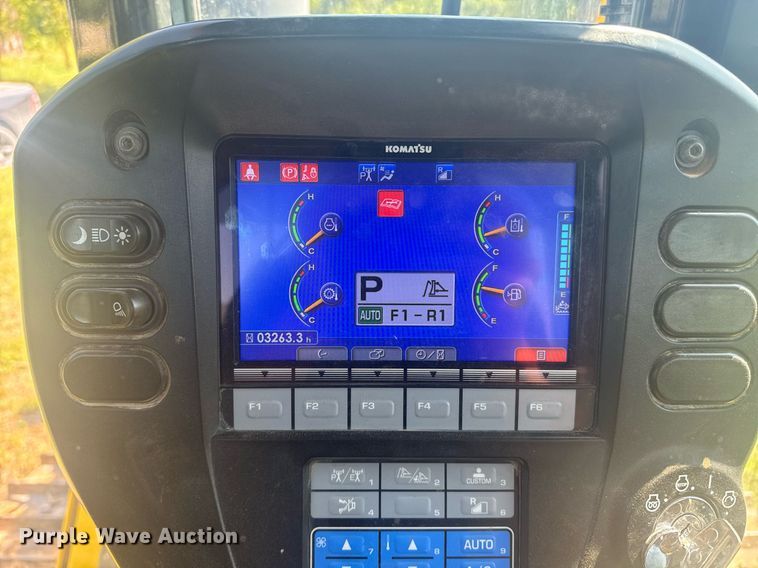 image for item EE7586 2017 Komatsu D65EX-18 dozer