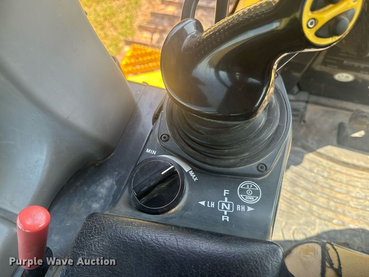 image for item EE7586 2017 Komatsu D65EX-18 dozer