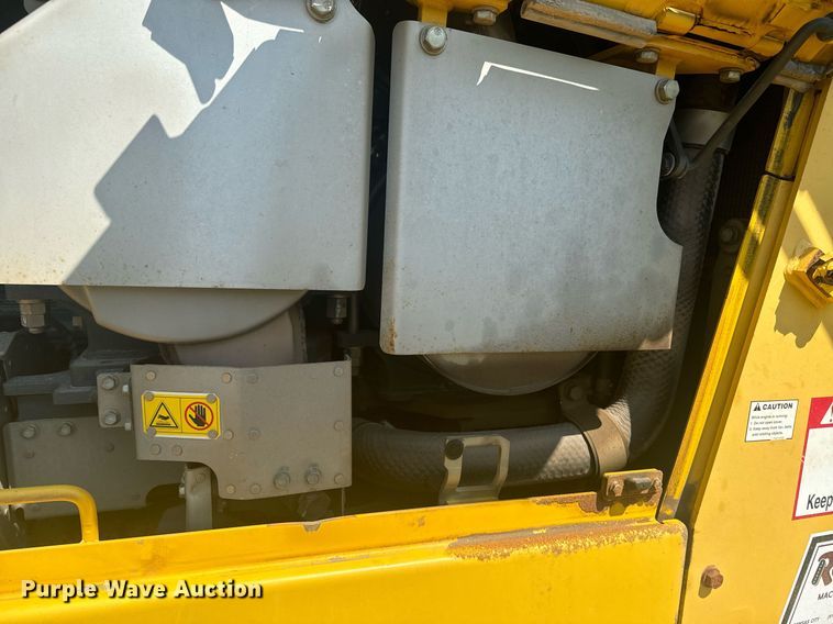 image for item EE7586 2017 Komatsu D65EX-18 dozer