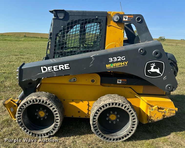 image for item EE7588 2021 John Deere 332G skid steer loader