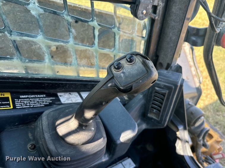 image for item EE7588 2021 John Deere 332G skid steer loader