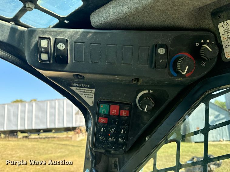 image for item EE7588 2021 John Deere 332G skid steer loader