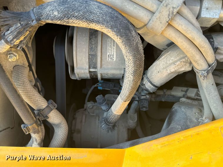 image for item EE7588 2021 John Deere 332G skid steer loader