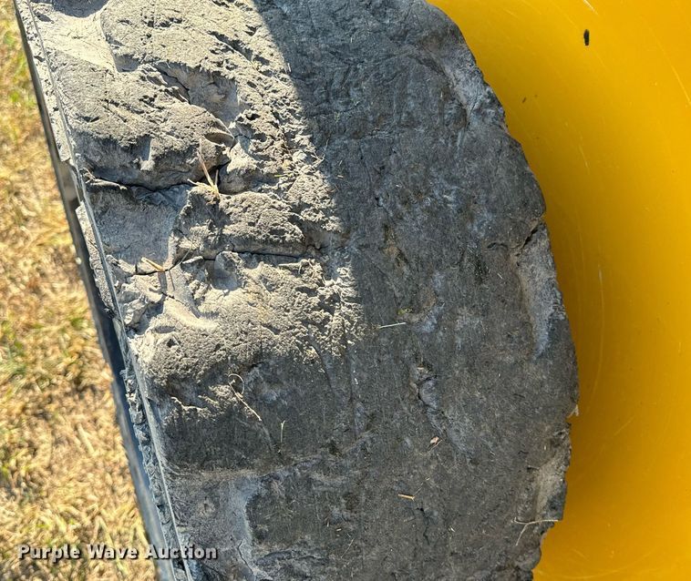 image for item EE7588 2021 John Deere 332G skid steer loader