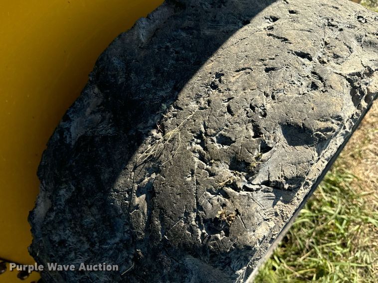 image for item EE7588 2021 John Deere 332G skid steer loader