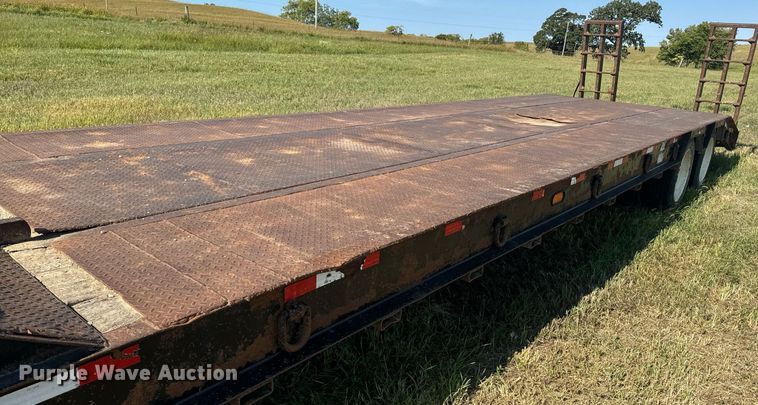 image for item EE7589 2011 Neville Built drop deck equipment trailer