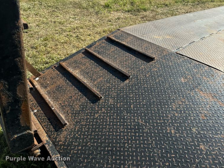 image for item EE7589 2011 Neville Built drop deck equipment trailer