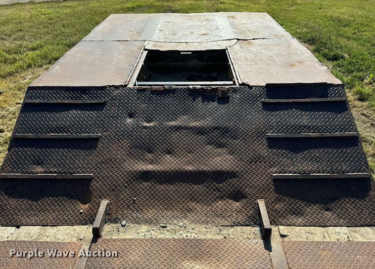 image for item EE7589 2011 Neville Built drop deck equipment trailer