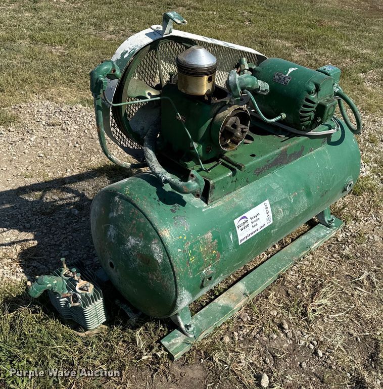 image for item EE7597 Air compressor