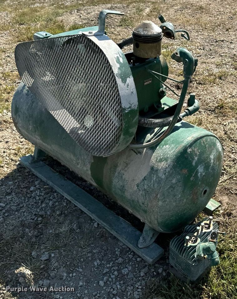 image for item EE7597 Air compressor