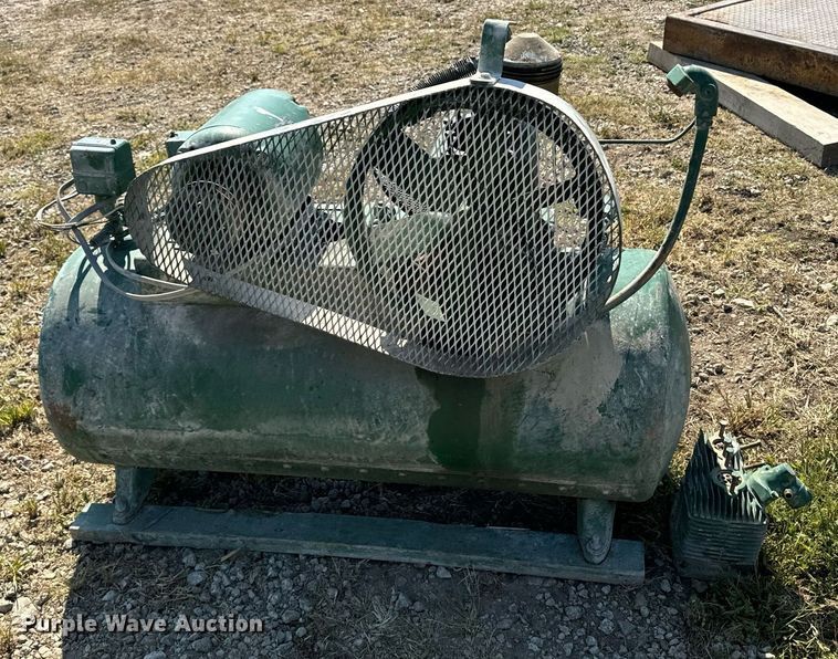 image for item EE7597 Air compressor