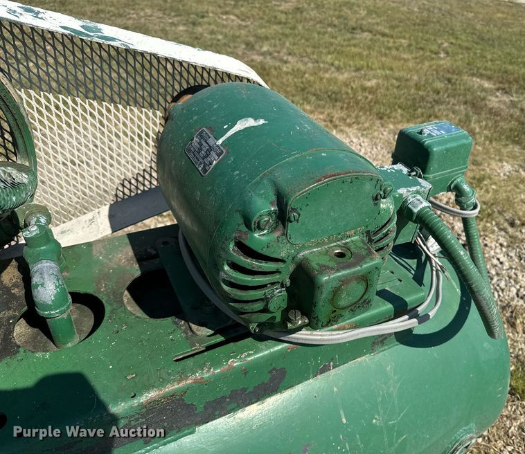 image for item EE7597 Air compressor