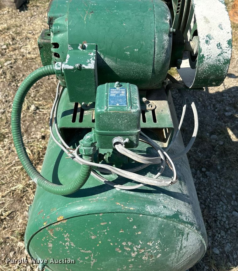 image for item EE7597 Air compressor