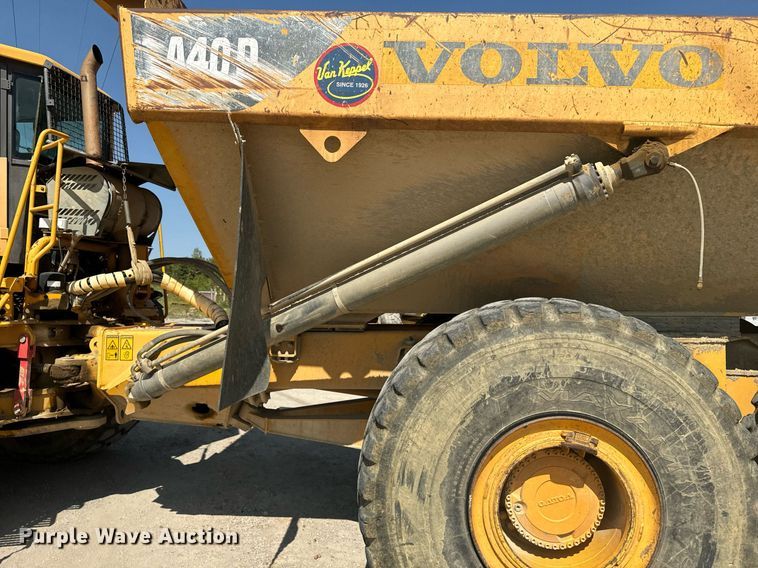 image for item EE7637 2007 Volvo A40D haul truck