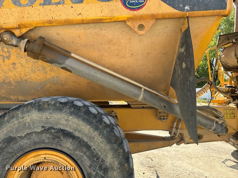 image for item EE7637 2007 Volvo A40D haul truck