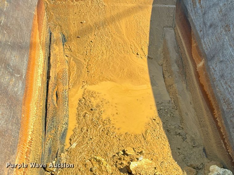 image for item EE7637 2007 Volvo A40D haul truck