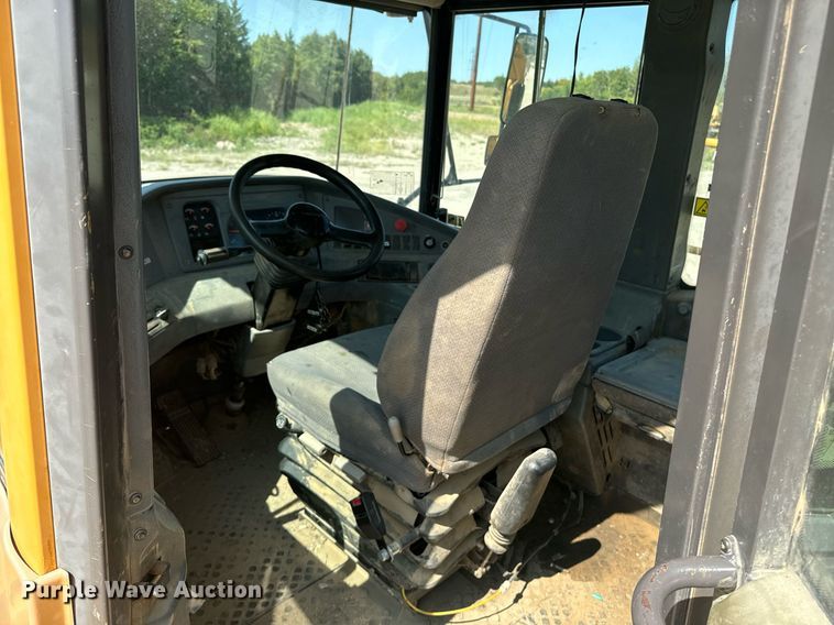 image for item EE7637 2007 Volvo A40D haul truck