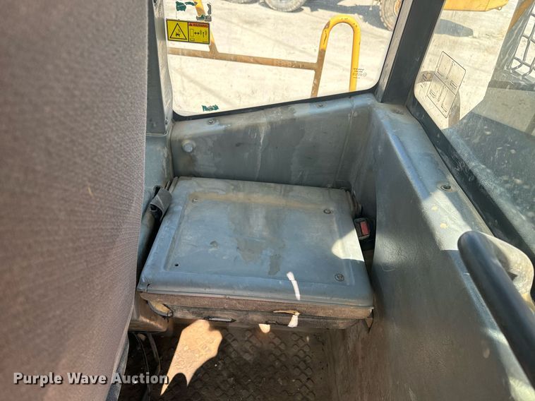 image for item EE7637 2007 Volvo A40D haul truck