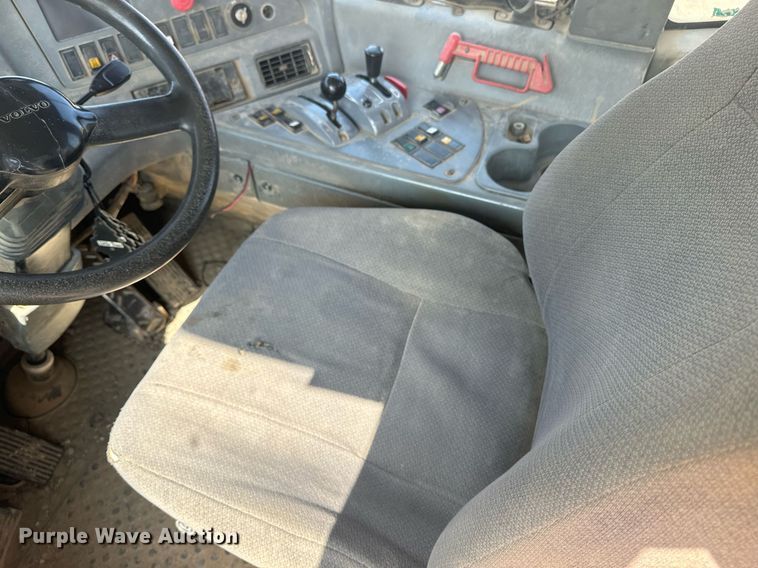 image for item EE7637 2007 Volvo A40D haul truck