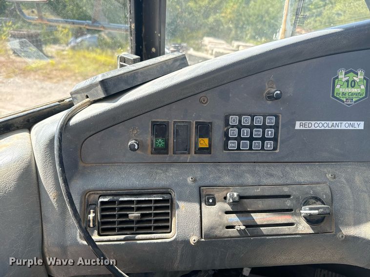 image for item EE7637 2007 Volvo A40D haul truck