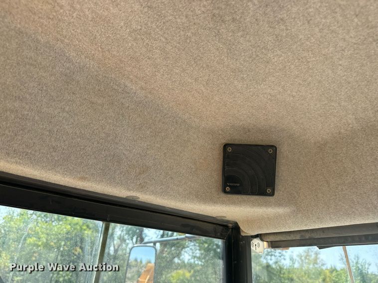 image for item EE7637 2007 Volvo A40D haul truck