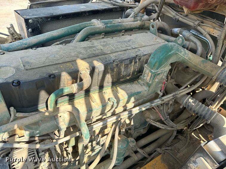 image for item EE7637 2007 Volvo A40D haul truck