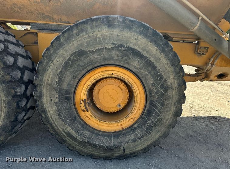 image for item EE7637 2007 Volvo A40D haul truck