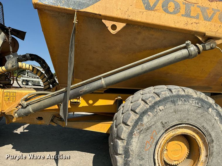 image for item EE7638 2007 Volvo A40D haul truck